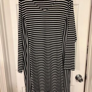 Apt 9 black/white striped dress/tunic top 2x slinky v-neck LS diagonal/ horizont